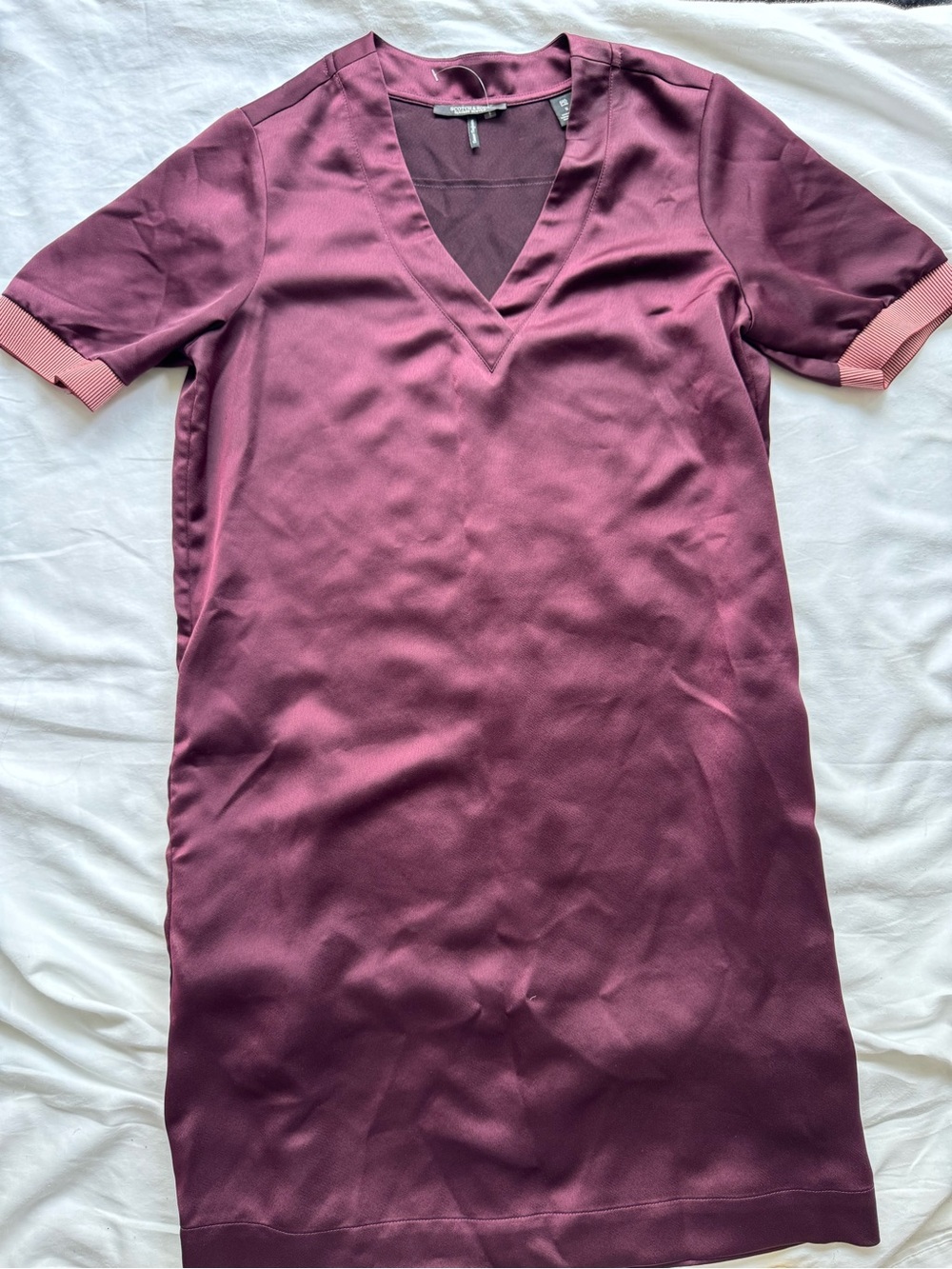 Scotch & Soda V-Neck Short Sleeve Chemise in Plum with Pink Cuffs
